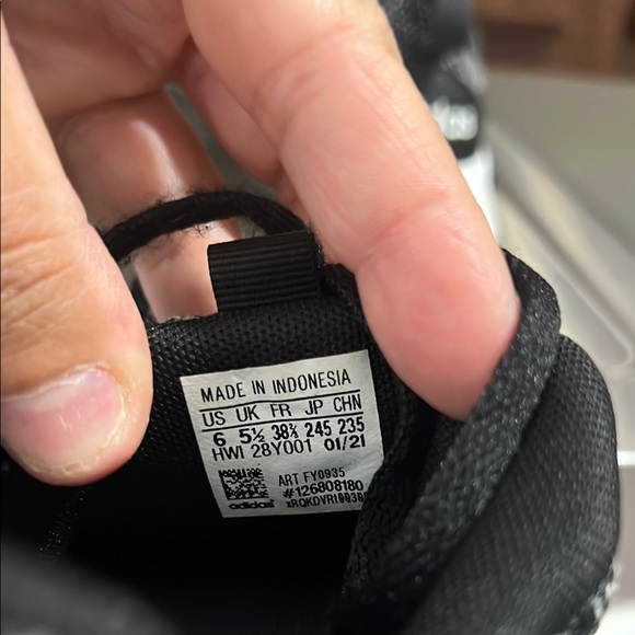 Adidas Black and White Kids Sneakers size 6 running kids Boys - Picture 2 of 5